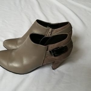 Women's X-Appeal Size 7 Heels